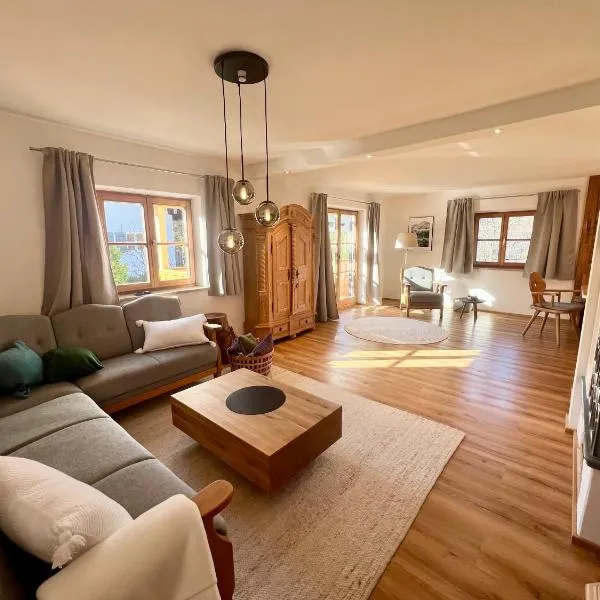Ferienhaus Zum Luis、コッヘル・アム・ゼーのホテル