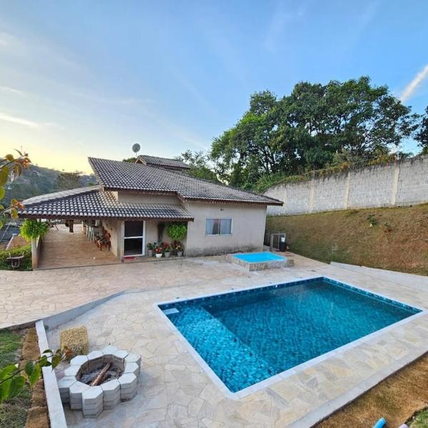 Chácara Piscina, Campo e Fogueira em Atibaia