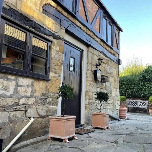 Stunning 2 Bed Cotswold Cottage Winchcombe, hotel in Winchcombe