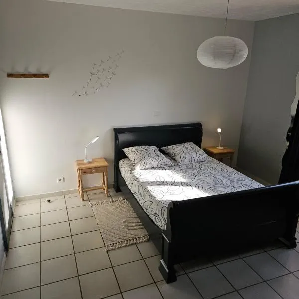La détente ! Petit déjeuner inclus – hotel w mieście Servas