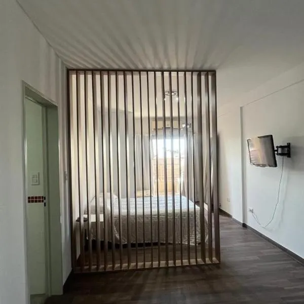 Luminoso monoambiente, hotel in San Justo