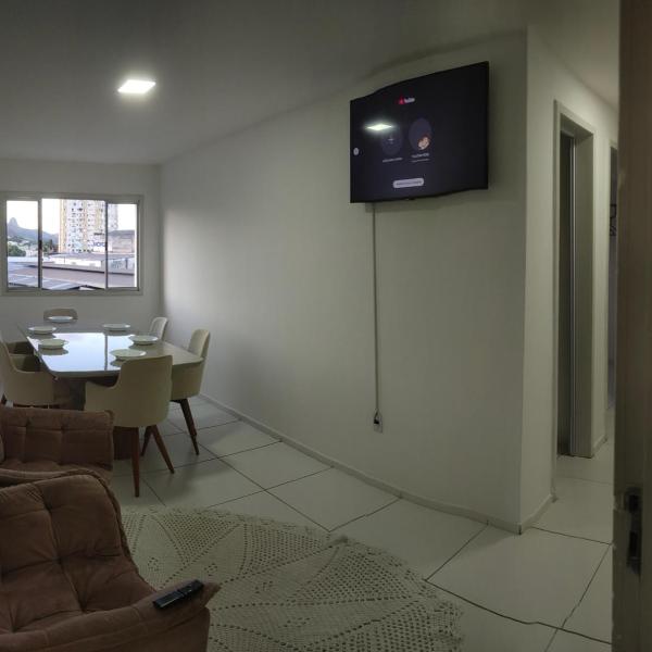 Apt Novo, 6 hóspedes, Suite, Garagem, boa localização, IPTV, vista da cidade
