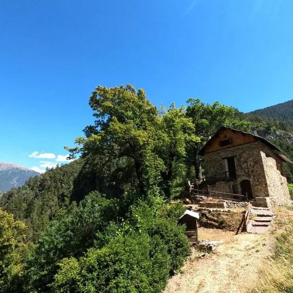 Maison Maralpine、Roubionのホテル