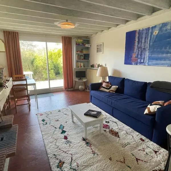 Cottage with Garden 5mn Beach, hôtel à Cabourg