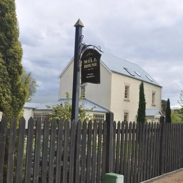 The Mill House Cottage, hótel í Richmond