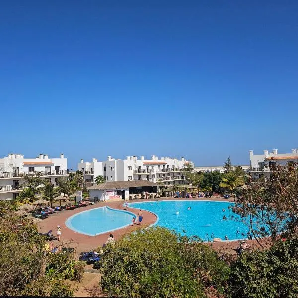 Privat Apartment with Pool View!, hotel in Santa Maria