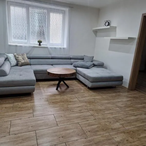 Apartmán v súkromí, hotel in Vyhne