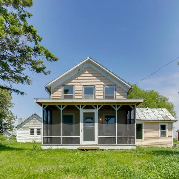 Quiet Baileys Harbor Country Home: 1 Mi to Lake!, Hotel in Baileys Harbor