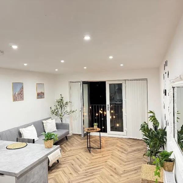 Spacious Birmingham Luxury Apartment - 2 Bed - Free parking - Washing machine - 50inch HD TV - Netflix、バーミンガムのホテル