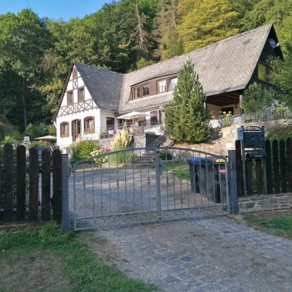 Landhaus Sonnenwinkel, hotel di Brodenbach