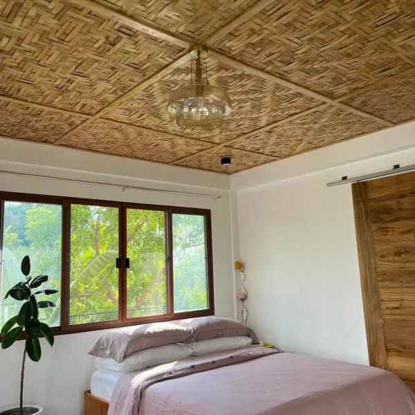 Casa De Amor Lambug、バディアンのホテル