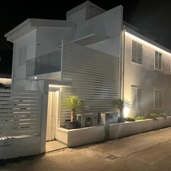 residenza CLASMARINA5 nuova costruzione posizione strategica, hotel in Marina di Campo