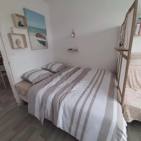 Appartement 2 pieces, hotel in Jullouville-les-Pins