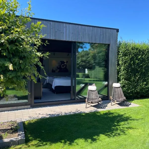 Attefallshus svit Dunö, hotel v destinaci Kalmar