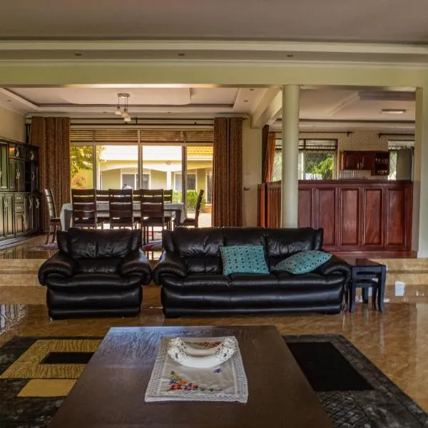 Close to Ziwa Rhino Sanctuary- Butiti Ranch B&B Stay, hotel v destinaci Nalakonge