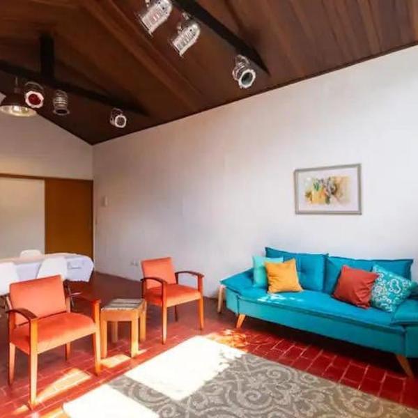 Casa espaçosa, jardim enorme, refúgio natureza SP
