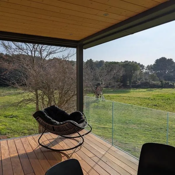 Superbe T2 neuf - 5min du centre au calme avec vue sur prairie – hotel w mieście Istres