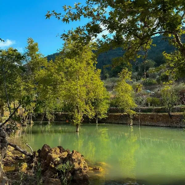 Riverside Jahliye, Chouf, hótel í Al Jāhilīyah