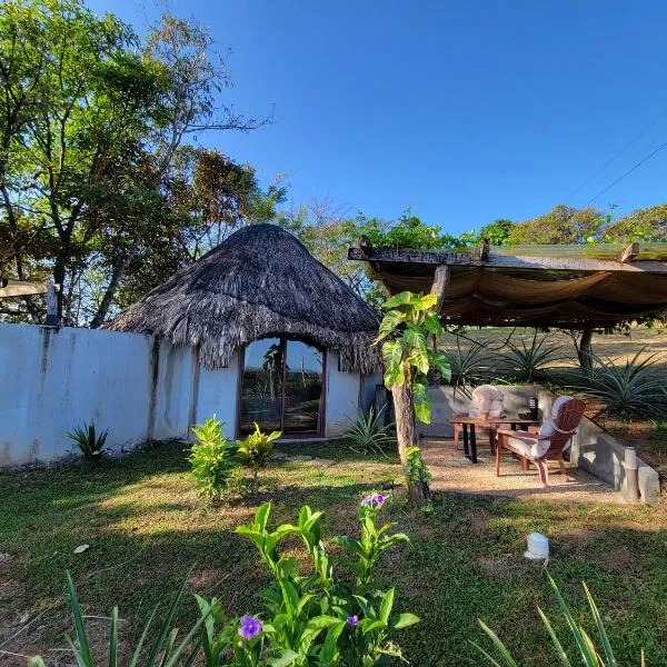 Lodge LA EMBERÁ I Osez l'insolite tout confort、Los Pontonesのホテル