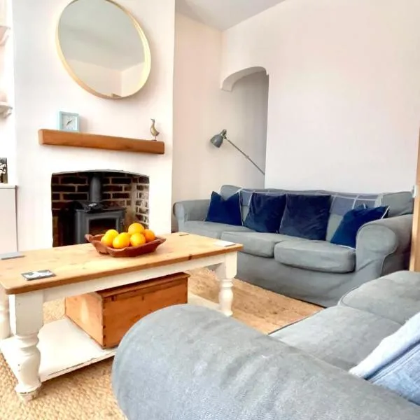 Seascape Luxury Cottage Southwold - Free Parking, hotel in Reydon