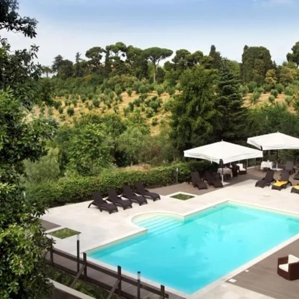 ホテル ＆ スパ ヴィラ メルチェーデ（Hotel & Spa Villa Mercede）、フラスカーティのホテル