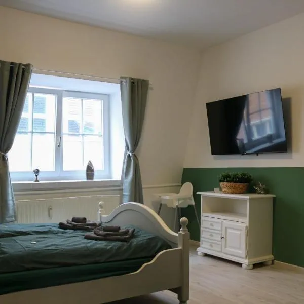 SchaeBu! 6 Apartment Altmarkt im Grünen, khách sạn ở Cottbus