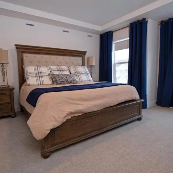 Modern 3BR Retreat Mtn Views & Garage Parking, ξενοδοχείο σε South Salt Lake