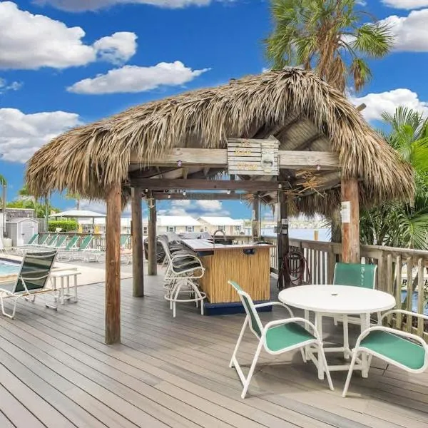 Dominica - New Waterfront Condo Pool Dock 2 Bedroom 2 Bathroom, Hotel in Key West