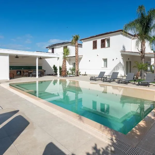 Villa Dafni Private Pool & Relax near Cefalù, hotel v destinácii Campofelice di Roccella