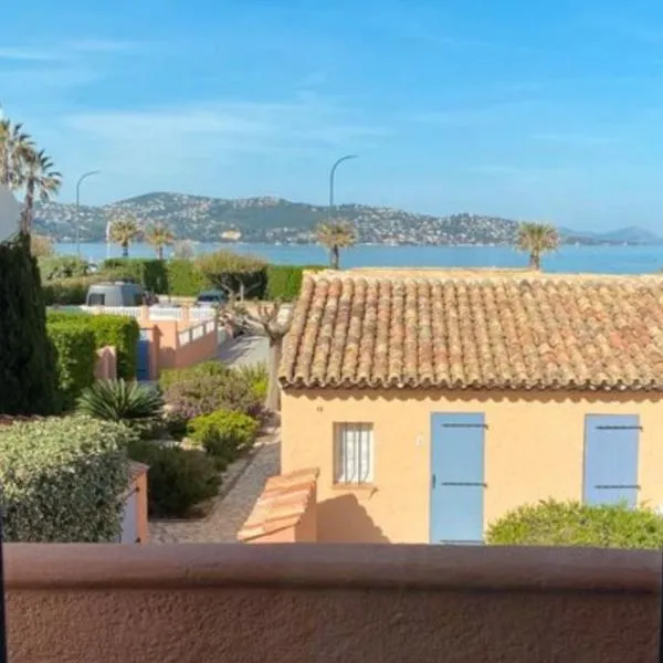 Appartement classé 3 étoiles face à la plage de la Nartelle, hotel in Sainte-Maxime