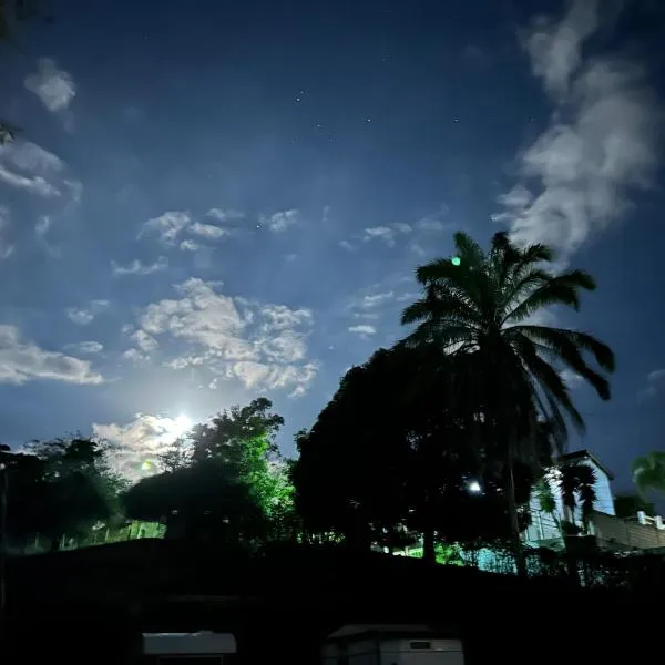 Rancho Duas Luas Apoio Camping, hotel en Rio das Ostras