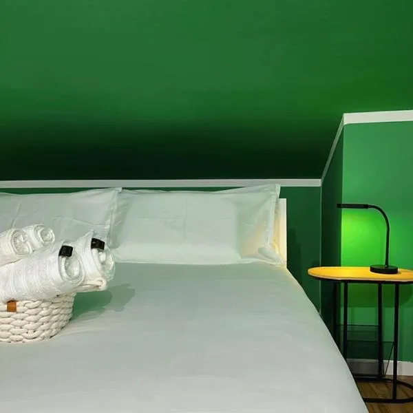 Catullo Loft Near Verona, hotel v destinaci Dossobuono