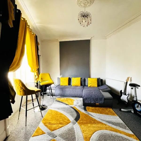 Spacious 3 Bedroom Entire Apartment Self Check in、ファイフのホテル