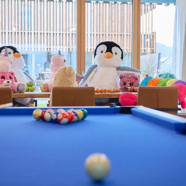 TROPICAL ISLAND 23C - Seesicht - Massage - BBQ - Billiard - Tischkicker - Penthouse - Parkplatz, hotell sihtkohas Öhningen