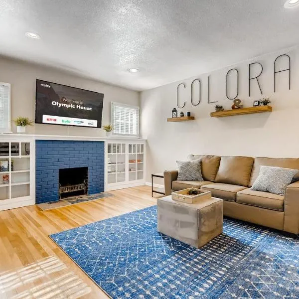 Olympic House Downtown w Hot Tub Fire pit & BBQ, Hotel in Colorade Springs