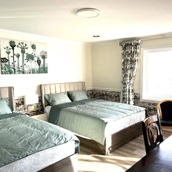 Spacious Room with Two Queen Sized Bed, hotel v destinaci Richmond