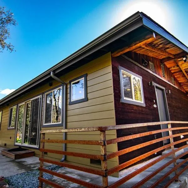 Alta Peak Penzion, hotel di Three Rivers