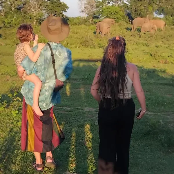 Ethili Lake view & Safari Camp, hotel v destinaci Wellawaya