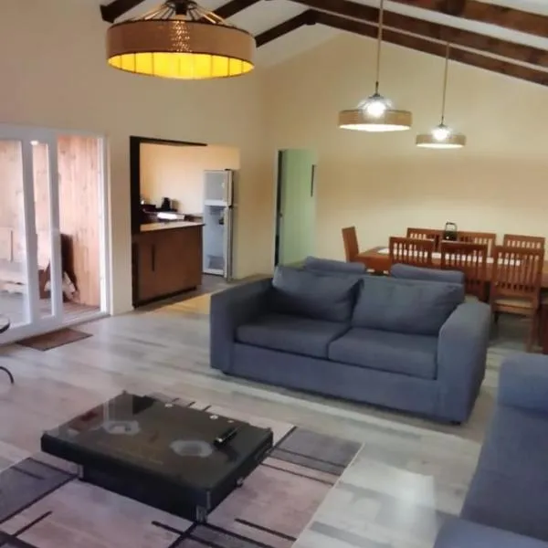 Casa parcela en Quilimari a 20 minutos de playa Pichidangui, hotel a Quilimarí