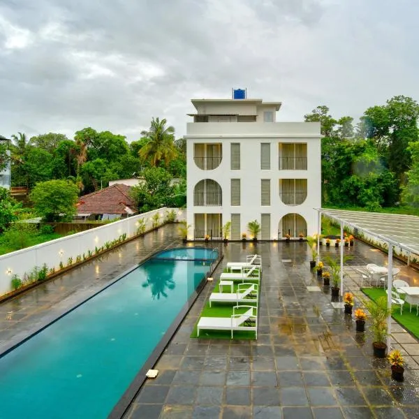 Goa Courtyard by the porto Arpora, отель в Баге