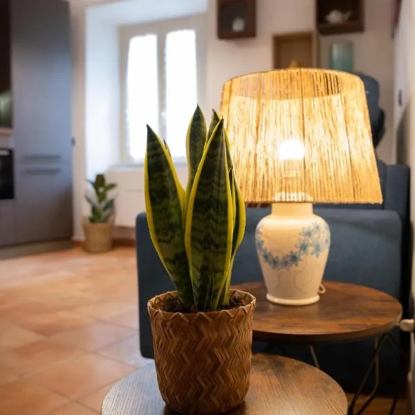 Wonderful in the historic center La Scoletta, hotel in Bracciano