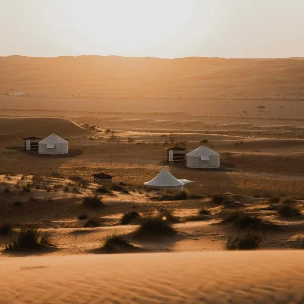 Desert waves camp, hotel v destinaci Badīyah
