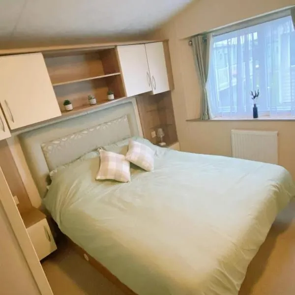 Metcalfes family caravan, hotel v destinaci Heysham