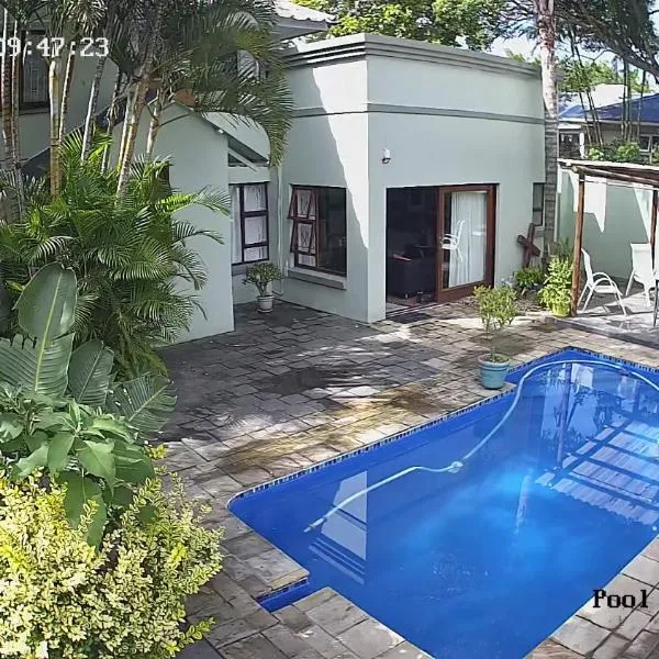 Moments and Memories house, hotel in East London