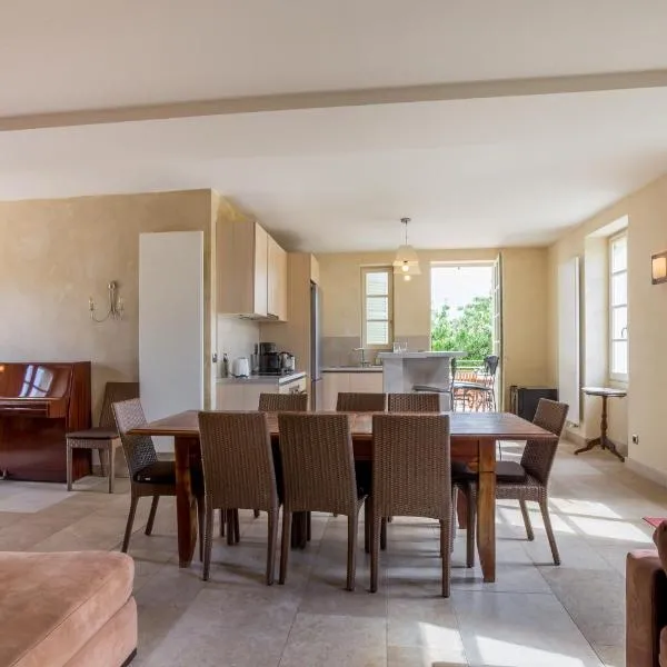 La Maison de Maître, 3 bedrooms and 1 alcôve , la plus grande des 3 maisons du Clos d'Isand'Or, hotel v mestu Meursault