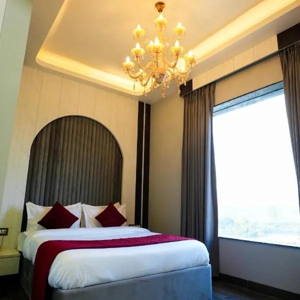 Hotel Adsan Heights, hotel v destinaci Gajraula