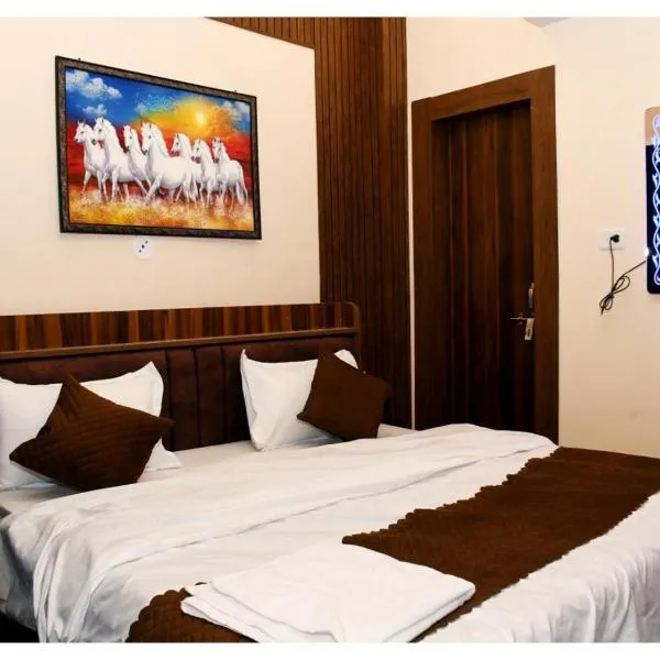 Tirupati Balaji Inn Bageshwar Dham, hotel in Basāri