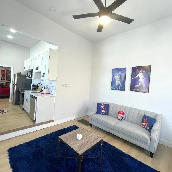 Retro Baseball Downtown Apartment, hotel di Saint Louis