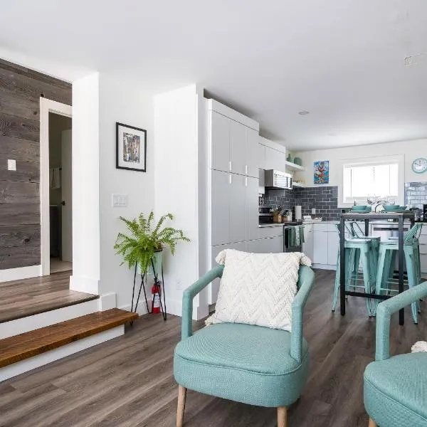 "Bike" at Hills Meaford, Pet Friendly, Ground Floor Suite, hotel in Meaford