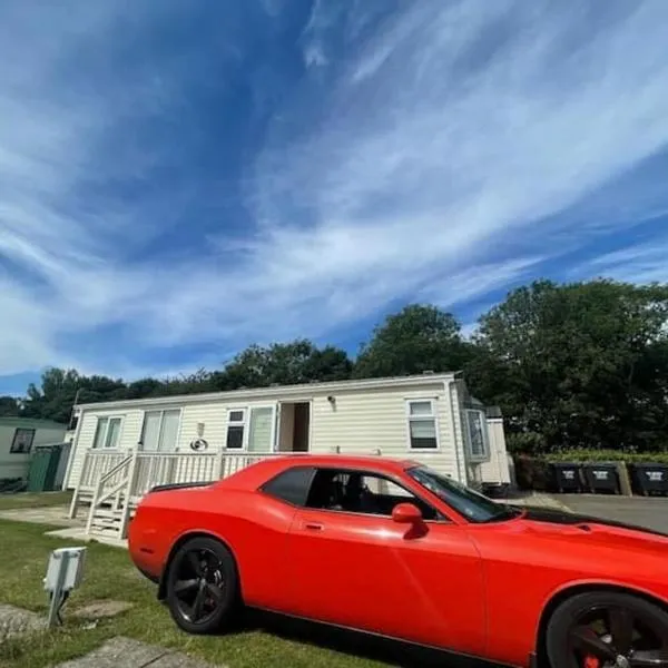 6 Berth Caravan Skegness Highfields and the Haven, hotel in Winthorpe